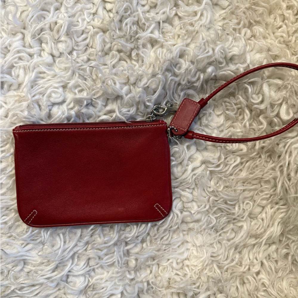 Elegant Coach Red Leather Wristlet